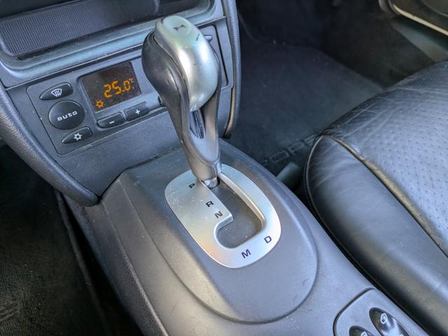 ９１１ ９１１カレラＳティプトロ　左ハンドル　電動スライド＆チルトサンルーフ　１９インチアルミホイール　ＧＴ３仕様　黒革＆パワーシート（22枚目）