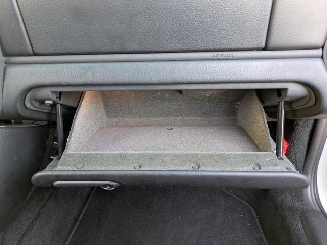 ９１１ ９１１カレラＳティプトロ　左ハンドル　電動スライド＆チルトサンルーフ　１９インチアルミホイール　ＧＴ３仕様　黒革＆パワーシート（31枚目）