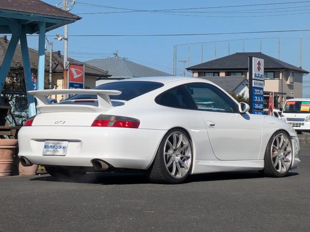 ９１１ ９１１カレラＳティプトロ　左ハンドル　電動スライド＆チルトサンルーフ　１９インチアルミホイール　ＧＴ３仕様　黒革＆パワーシート（37枚目）