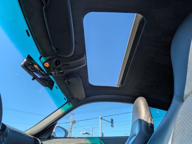 ９１１ ９１１カレラＳティプトロ　左ハンドル　電動スライド＆チルトサンルーフ　１９インチアルミホイール　ＧＴ３仕様　黒革＆パワーシート（41枚目）