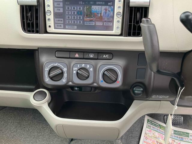 パッソ X バックカメラ ナビ TV キーレスエントリー 電動格納ミラー CVT 衝突安全ボディ 記録簿 ABS ESC ミュージックプレイヤー接続可 エアコン パワーステアリング パワーウィンドウ(9枚目)