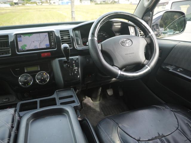 ハイエースバン ロングスーパーGL ベッドキット 3型 社外17インチAW ホワイトレター 社外ナビ フルセグ地デジ Bカメラ ETC ツイーター 黒革調シートカバー LEDテール ボンネットフード フロントスポイラー キセノンHID(3枚目)