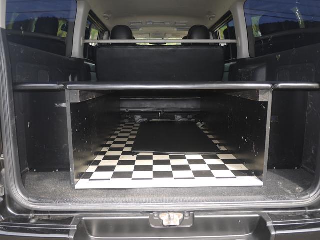 ハイエースバン ロングスーパーGL ベッドキット 3型 社外17インチAW ホワイトレター 社外ナビ フルセグ地デジ Bカメラ ETC ツイーター 黒革調シートカバー LEDテール ボンネットフード フロントスポイラー キセノンHID(13枚目)
