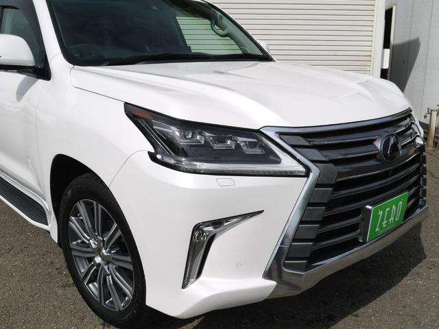 ＬＸ ＬＸ５７０　リアエンターテイメント　三眼ＬＥＤヘッド　サンルーフ　８人乗り　２１ＡＷ　禁煙車　衝突軽減ブレーキ　パワーバックドア　クルコンパドルシフト　純正ナビ　クリアランスソナー　黒革シートクーラー・ヒーター（21枚目）