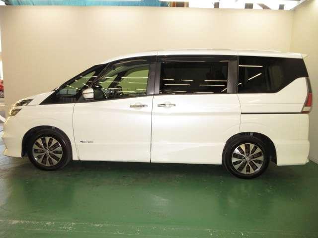 セレナ ２．０　ハイウェイスター　Ｖセレクション　エマージェンシーブレーキ・バックカメラ付　Ｉ－ＳＴＯＰ　両側ＡＳＤ　Ａクルーズ　車線逸脱　バックカメラ　ＥＴＣ　ＴＶナビ　ドライブレコーダー　キーレス　オートエアコン　メモリーナビ　パワーウインドウ　エアバッグ　アルミ　ＡＢＳ（3枚目）