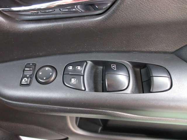 セレナ ２．０　ハイウェイスター　Ｖセレクション　エマージェンシーブレーキ・バックカメラ付　Ｉ－ＳＴＯＰ　両側ＡＳＤ　Ａクルーズ　車線逸脱　バックカメラ　ＥＴＣ　ＴＶナビ　ドライブレコーダー　キーレス　オートエアコン　メモリーナビ　パワーウインドウ　エアバッグ　アルミ　ＡＢＳ（17枚目）