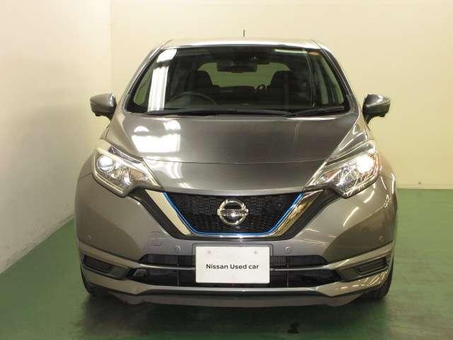 ノート １．２　ｅ－ＰＯＷＥＲ　Ｘ　エマージェンシーブレーキ・全周囲カメラ付　３６０°カメラ　Ｒカメラ　運転席助手席エアバック　レーンキープ　ＡＵＴＯエアコン　盗難防止システム　ナビＴＶ　ＡＷ　サイドカメラ　運転席エアバッグ　キーレスエントリー　アイドリングストップ　パワステ（2枚目）