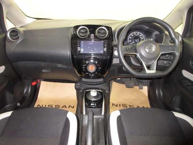 ノート １．２　ｅ－ＰＯＷＥＲ　Ｘ　エマージェンシーブレーキ・全周囲カメラ付　３６０°カメラ　Ｒカメラ　運転席助手席エアバック　レーンキープ　ＡＵＴＯエアコン　盗難防止システム　ナビＴＶ　ＡＷ　サイドカメラ　運転席エアバッグ　キーレスエントリー　アイドリングストップ　パワステ（4枚目）