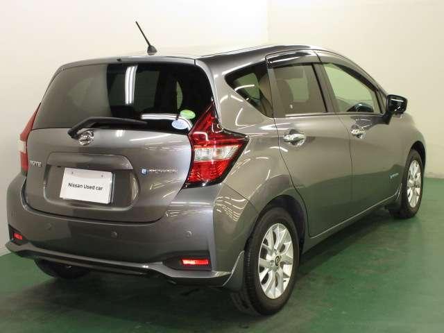 ノート １．２　ｅ－ＰＯＷＥＲ　Ｘ　エマージェンシーブレーキ・全周囲カメラ付　３６０°カメラ　Ｒカメラ　運転席助手席エアバック　レーンキープ　ＡＵＴＯエアコン　盗難防止システム　ナビＴＶ　ＡＷ　サイドカメラ　運転席エアバッグ　キーレスエントリー　アイドリングストップ　パワステ（5枚目）