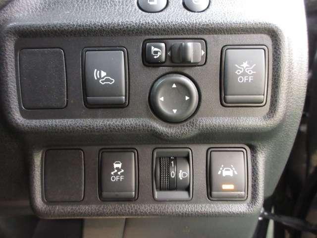 ノート １．２　ｅ－ＰＯＷＥＲ　Ｘ　エマージェンシーブレーキ・全周囲カメラ付　３６０°カメラ　Ｒカメラ　運転席助手席エアバック　レーンキープ　ＡＵＴＯエアコン　盗難防止システム　ナビＴＶ　ＡＷ　サイドカメラ　運転席エアバッグ　キーレスエントリー　アイドリングストップ　パワステ（16枚目）