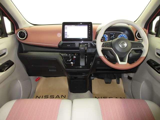 デイズ ６６０　ボレロ　全周囲カメラ・衝突軽減ブレーキ搭載　全周囲モニター　メモリーナビ　車線逸脱警報　ドライブレコーダー　フルオートエアコン　スマートキー　Ｗエアバック　アイドリングストップ　ＥＴＣ　衝突回避支援（4枚目）