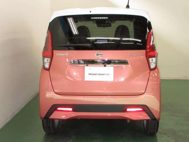 デイズ ６６０　ボレロ　全周囲カメラ・衝突軽減ブレーキ搭載　全周囲モニター　メモリーナビ　車線逸脱警報　ドライブレコーダー　フルオートエアコン　スマートキー　Ｗエアバック　アイドリングストップ　ＥＴＣ　衝突回避支援（6枚目）