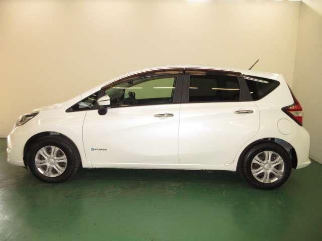 ノート 1.2 e-POWER X 全周囲カメラ・衝突軽減ブレーキ搭載 360°カメラ 運転席助手席エアバック レーンキープ AUTOエアコン 盗難防止システム 運転席エアバッグ キーレスエントリー ETC車載器 アイドリングストップ パワーウィンドウ パワステ ABS(3枚目)