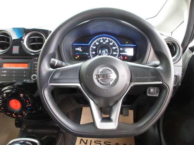 ノート 1.2 e-POWER X 全周囲カメラ・衝突軽減ブレーキ搭載 360°カメラ 運転席助手席エアバック レーンキープ AUTOエアコン 盗難防止システム 運転席エアバッグ キーレスエントリー ETC車載器 アイドリングストップ パワーウィンドウ パワステ ABS(13枚目)