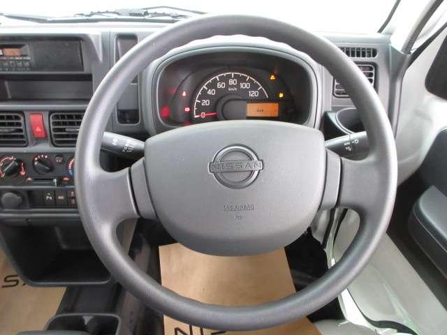 クリッパートラック 660 DX 4WD ラジオパワーウィンドウ パワステ 4WD エアコン 助手席エアバッグ 運転席エアバッグ パワーウインドウ アイドリングストップ キーレス(12枚目)