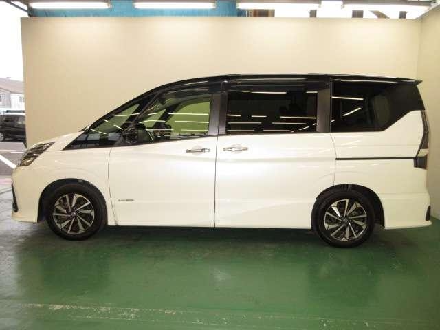 セレナ ２．０　ハイウェイスター　Ｖ　プロパイロット・後席モニター　サイドエアバッグ　アラウンドビュ－　アルミ　衝突被害軽減　エアバッグ　両側オートスライドドア　クルコン　サイドカメラ　メモリーナビ　アイドリングストップ　ナビＴＶ　ドラレコ　パワステ　Ｗエアバッグ（3枚目）