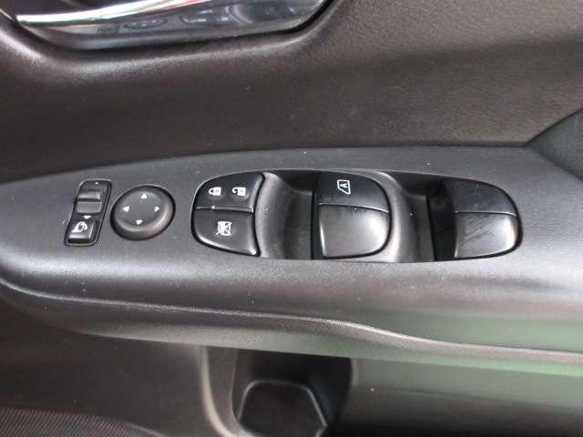 セレナ ２．０　ハイウェイスター　Ｖ　プロパイロット・後席モニター　サイドエアバッグ　アラウンドビュ－　アルミ　衝突被害軽減　エアバッグ　両側オートスライドドア　クルコン　サイドカメラ　メモリーナビ　アイドリングストップ　ナビＴＶ　ドラレコ　パワステ　Ｗエアバッグ（19枚目）