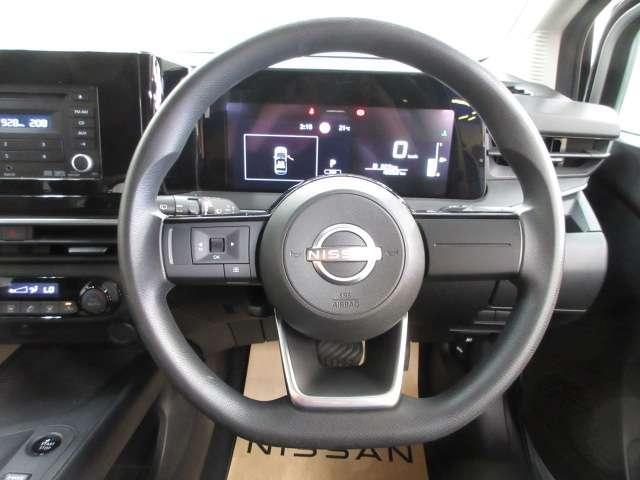 ノート 1.2 S 衝突被害軽減ブレーキ・アラウンドビューモ 軽減ブレーキ 360°カメラ LDW バックカメラ サイドカメラ インテリキー オートエアコン サイドエアバッグ リモコンキー エアバッグ ABS パワーステアリング 助手席エアバッグ(13枚目)