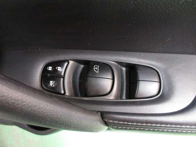 エクストレイル 2.0 20Xi 2列車 プロパイロット・オートバックドア アイドリングストップ車 Rカメラ インテリキー レーンキープアシスト ドライブレコーダー キーフリー TVナビ オートエアコン アルミホイール メモリーナビ ABS サイドカメラ エアバッグ サポカー(18枚目)