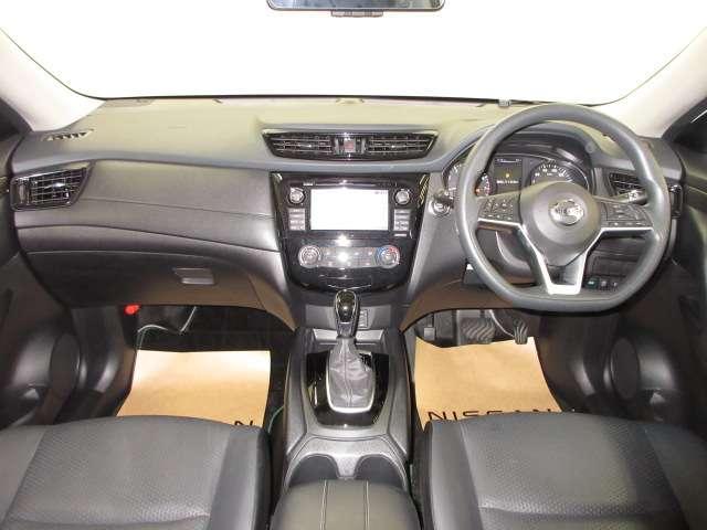 エクストレイル ２．０　２０Ｘｉ　２列車　全周囲カメラ・衝突軽減ブレーキ搭載　アイドリングストップ車　オートクルーズコントロール　ＬＥＤヘットライト　Ｒカメラ　インテリキー　ＥＴＣ　ドライブレコーダー　キーフリー　ＴＶナビ　オートエアコン　アルミホイール　メモリーナビ　ＡＢＳ（4枚目）