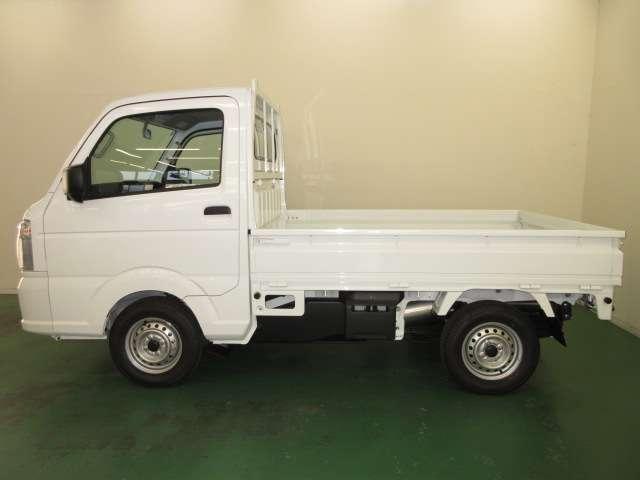 ＮＴ１００クリッパートラック ６６０　ＤＸ　４ＷＤ　元展示・試乗車　キーレスキー　Ｗエアバッグ　運転席エアバック　ＰＳ　４ＷＤ　エアコンパワステ　パワーウィンドウ　試乗車　ＡＢＳ　寒冷地仕様　アイドリングストップ（3枚目）