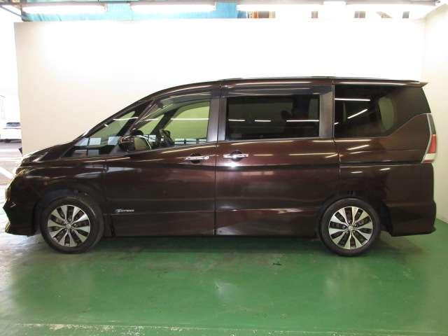 セレナ ２．０　ハイウェイスター　Ｖセレクション　全周囲カメラ・衝突軽減ブレーキ搭載　全周カメラ　Ｉ－ＳＴＯＰ　サイドカメラ　両側ＡＳＤ　Ａクルーズ　ワンオ－ナ－車　ＬＥＤヘッドライト　バックカメラ　パーキングアシスト　ＴＶナビ　ドライブレコーダー　キーレス　オートエアコン　エアバッグ（3枚目）