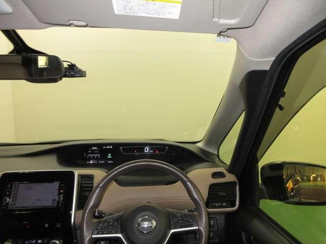 セレナ ２．０　ハイウェイスター　Ｖセレクション　全周囲カメラ・衝突軽減ブレーキ搭載　全周カメラ　Ｉ－ＳＴＯＰ　サイドカメラ　両側ＡＳＤ　Ａクルーズ　ワンオ－ナ－車　ＬＥＤヘッドライト　バックカメラ　パーキングアシスト　ＴＶナビ　ドライブレコーダー　キーレス　オートエアコン　エアバッグ（10枚目）