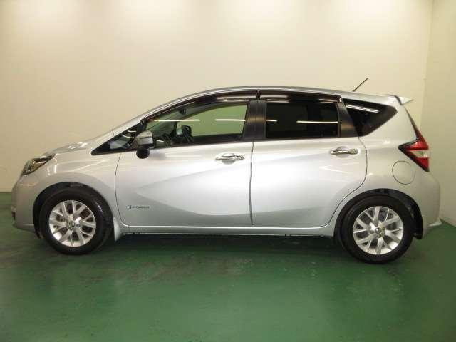 ノート 1.2 e-POWER メダリスト 全周囲カメラ・衝突軽減ブレーキ搭載 被害軽減ブレーキ TVナビ ドライブレコーダ バックモニター インテリキー アイドリングストップ 盗難防止装置 LEDランプ 車線逸脱警報システム キーフリー アルミホイール ETC オートエアコン(3枚目)