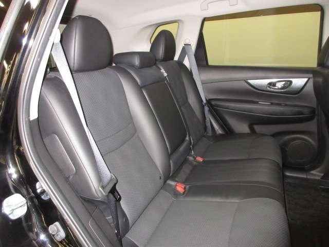 エクストレイル ２．０　２０Ｘ　エマージェンシーブレーキパッケージ　２列車　４ＷＤ　全周囲カメラ・衝突軽減ブレーキ搭載　スマキ－　アイドリングＳＴＯＰ　セキュリティ　ＡＷＤ　アルミ　ナビ＆ＴＶ　メモリーナビゲーション　Ｓカメラ　レーンキープ　エアコン　ワンセグ　パワーステアリング　キーレス　ＥＴＣ車載器　ＡＢＳ（18枚目）