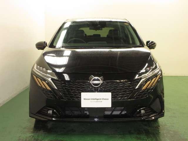 オーラ 1.2 G 90周年記念車 アラウンドモニ LED スマートキー 衝突軽減ブレーキ 試乗車 オートエアコン アルミ メモリーナビ バックカメラ サイドカメラ キーレス アイドリングストップ ETC レーダークルーズ(2枚目)