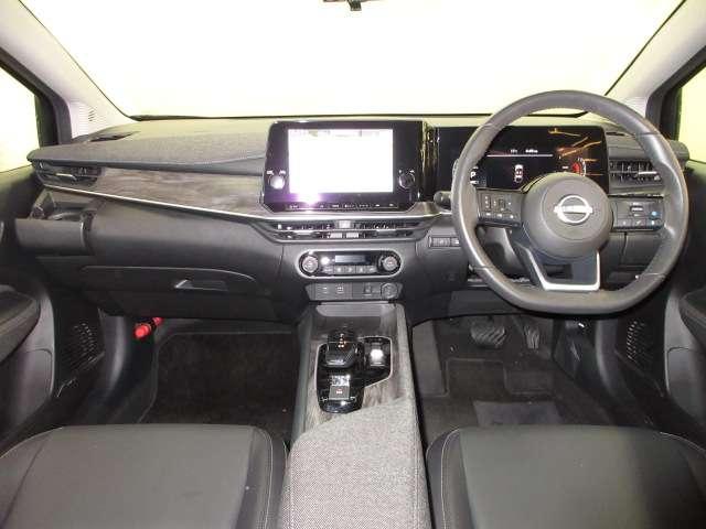 オーラ 1.2 G 90周年記念車 アラウンドモニ LED スマートキー 衝突軽減ブレーキ 試乗車 オートエアコン アルミ メモリーナビ バックカメラ サイドカメラ キーレス アイドリングストップ ETC レーダークルーズ(4枚目)