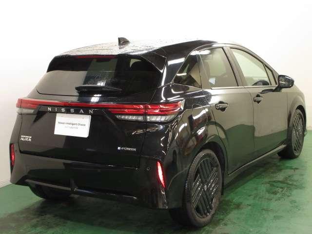 オーラ 1.2 G 90周年記念車 アラウンドモニ LED スマートキー 衝突軽減ブレーキ 試乗車 オートエアコン アルミ メモリーナビ バックカメラ サイドカメラ キーレス アイドリングストップ ETC レーダークルーズ(5枚目)