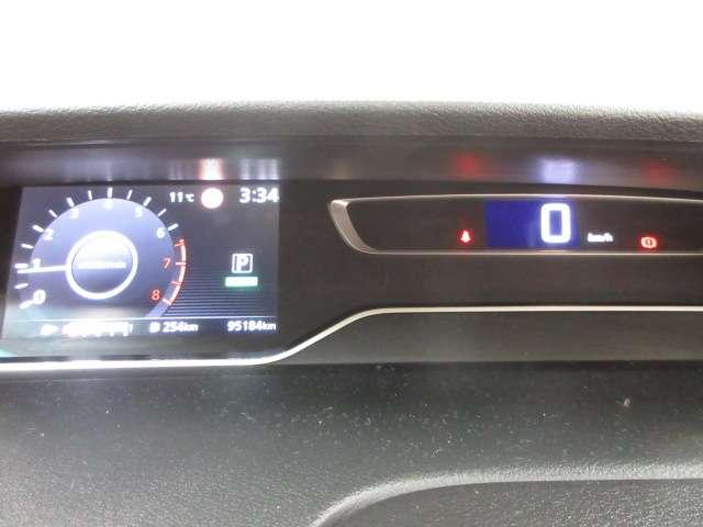 セレナ ２．０　Ｓ　全周囲カメラ・衝突軽減ブレーキ搭載　オートクルーズコントロール　パワーウインドウ　レーンアシスト　サイドカメラ　ワンセグ　Ｂカメラ　メモリーナビ　スマートキー　ドライブレコーダー　ナビＴＶ　オートエアコン　ＥＴＣ　エアバッグ　ＡＢＳ（12枚目）