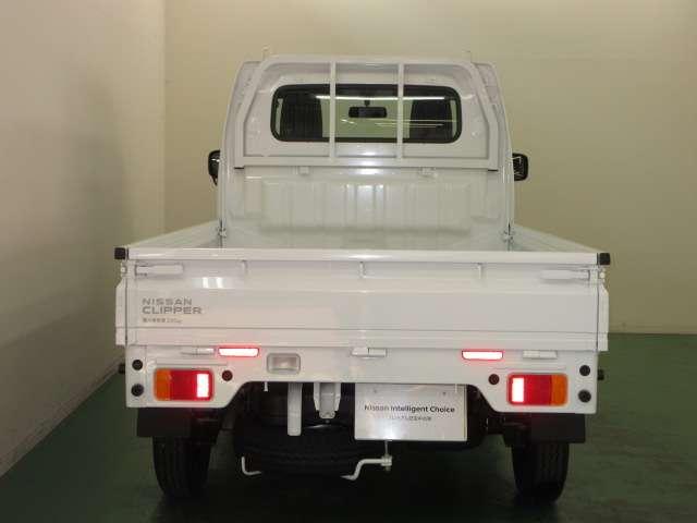 ＮＴ１００クリッパートラック ６６０　ＤＸ　４ＷＤ　キーレスキー　Ｗエアバッグ　運転席エアバック　ＰＳ　４ＷＤ　エアコンパワステ　パワーウィンドウ　ＡＢＳ　寒冷地仕様　アイドリングストップ（6枚目）