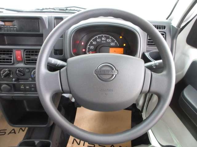 ＮＴ１００クリッパートラック ６６０　ＤＸ　４ＷＤ　キーレスキー　Ｗエアバッグ　運転席エアバック　ＰＳ　４ＷＤ　エアコンパワステ　パワーウィンドウ　ＡＢＳ　寒冷地仕様　アイドリングストップ（12枚目）