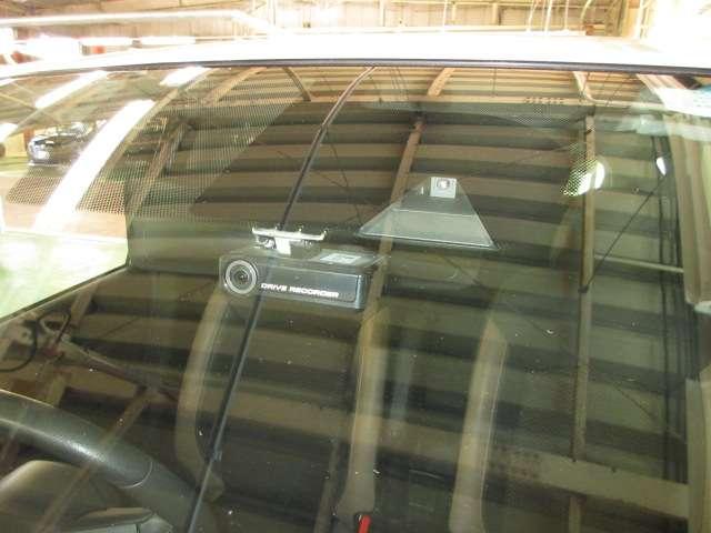 ノート １．２　ｅ－ＰＯＷＥＲ　メダリスト　被害軽減ブレーキ　ＴＶナビ　ドライブレコーダ　バックモニター　インテリキー　アイドリングストップ　盗難防止装置　ＬＥＤランプ　車線逸脱警報システム　キーフリー　アルミホイール　ＥＴＣ　オートエアコン（17枚目）