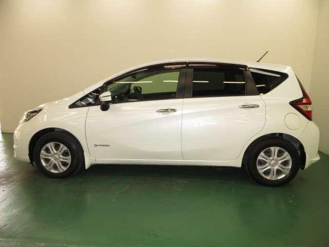 ノート １．２　ｅ－ＰＯＷＥＲ　Ｘ　３６０°カメラ　Ｒカメラ　運転席助手席エアバック　レーンキープ　ＡＵＴＯエアコン　盗難防止システム　ナビＴＶ　サイドカメラ　運転席エアバッグ　キーレスエントリー　ドラレコ　アイドリングストップ　ＡＢＳ（3枚目）