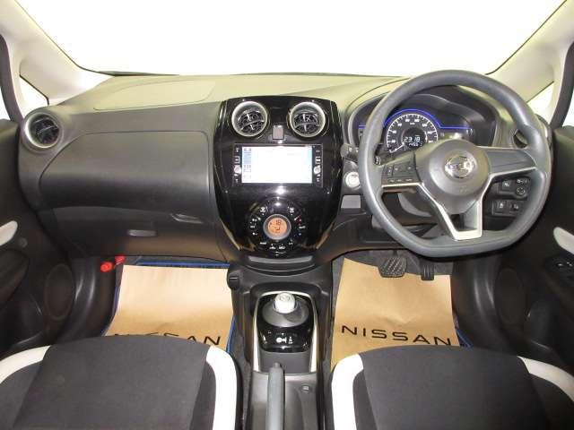 ノート １．２　ｅ－ＰＯＷＥＲ　Ｘ　３６０°カメラ　Ｒカメラ　運転席助手席エアバック　レーンキープ　ＡＵＴＯエアコン　盗難防止システム　ナビＴＶ　サイドカメラ　運転席エアバッグ　キーレスエントリー　ドラレコ　アイドリングストップ　ＡＢＳ（4枚目）