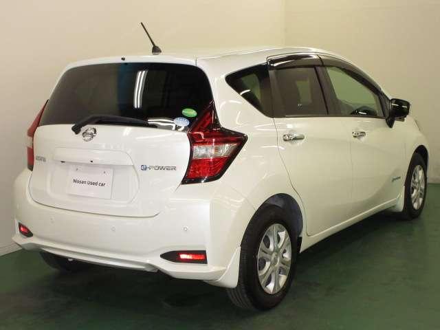 ノート １．２　ｅ－ＰＯＷＥＲ　Ｘ　３６０°カメラ　Ｒカメラ　運転席助手席エアバック　レーンキープ　ＡＵＴＯエアコン　盗難防止システム　ナビＴＶ　サイドカメラ　運転席エアバッグ　キーレスエントリー　ドラレコ　アイドリングストップ　ＡＢＳ（5枚目）