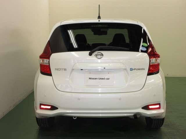 ノート １．２　ｅ－ＰＯＷＥＲ　Ｘ　３６０°カメラ　Ｒカメラ　運転席助手席エアバック　レーンキープ　ＡＵＴＯエアコン　盗難防止システム　ナビＴＶ　サイドカメラ　運転席エアバッグ　キーレスエントリー　ドラレコ　アイドリングストップ　ＡＢＳ（6枚目）