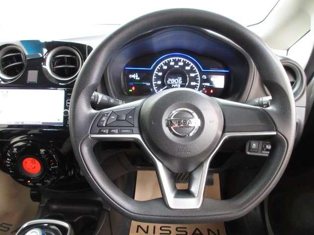 ノート １．２　ｅ－ＰＯＷＥＲ　Ｘ　３６０°カメラ　Ｒカメラ　運転席助手席エアバック　レーンキープ　ＡＵＴＯエアコン　盗難防止システム　ナビＴＶ　サイドカメラ　運転席エアバッグ　キーレスエントリー　ドラレコ　アイドリングストップ　ＡＢＳ（13枚目）