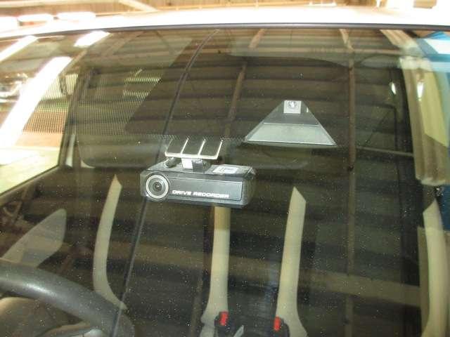 ノート １．２　ｅ－ＰＯＷＥＲ　Ｘ　３６０°カメラ　Ｒカメラ　運転席助手席エアバック　レーンキープ　ＡＵＴＯエアコン　盗難防止システム　ナビＴＶ　サイドカメラ　運転席エアバッグ　キーレスエントリー　ドラレコ　アイドリングストップ　ＡＢＳ（16枚目）