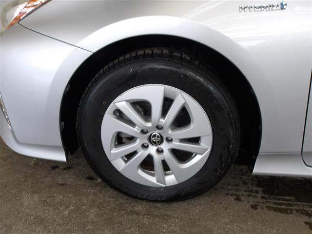 プリウス S DVD視聴可能 LEDヘット 地デジテレビ 盗難防止システム スマキー AC ナビ&TV ドライブレコーダー 横滑り防止システム バックガイドモニター ETC車載器 アルミホイール サイドエアバック(19枚目)