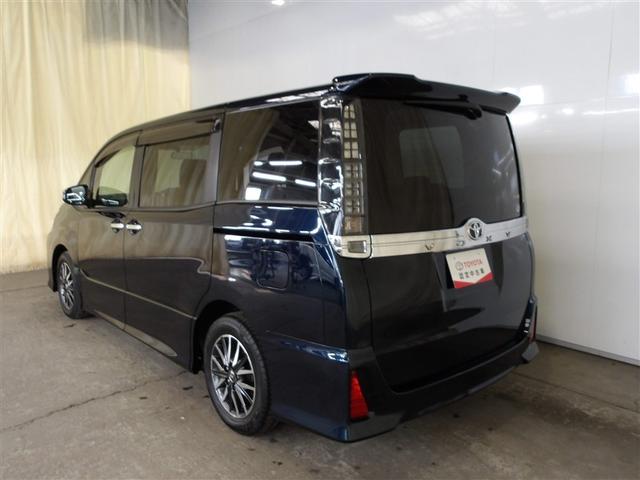 ヴォクシー ZS 煌 地上デジタル 両側パワードア アイドリングストップ車 パワーウィンド 横滑防止 1オーナ DVD可 盗難防止装置 スマートエントリー Bカメラ LEDヘッドライト メモリーナビ 3列シート ETC(3枚目)