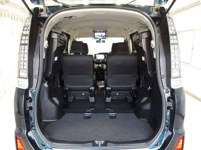 ヴォクシー ZS 煌 地上デジタル 両側パワードア アイドリングストップ車 パワーウィンド 横滑防止 1オーナ DVD可 盗難防止装置 スマートエントリー Bカメラ LEDヘッドライト メモリーナビ 3列シート ETC(17枚目)