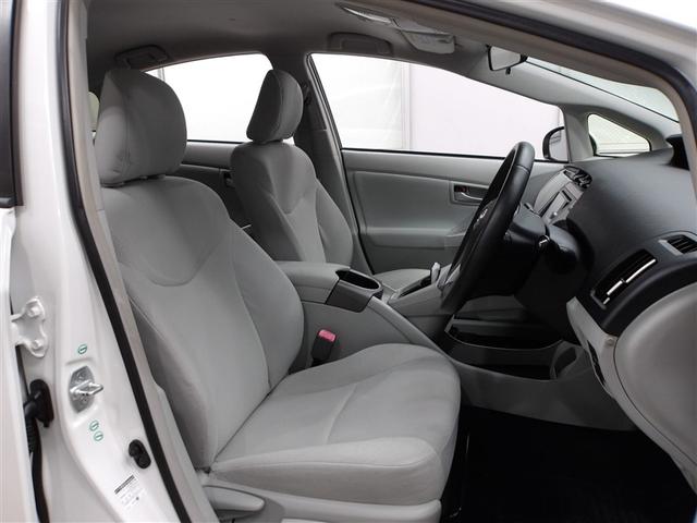 プリウス Ｓ　Ｂモニタ－　フルセグ地デジ　インテリキー　デュアルエアバック　エアＢ　イモビライザー　ＤＶＤ再生可能　ナビＴＶ　ＡＵＴＯエアコン　横スベリ防止　アルミホイール　ＥＴＣ装備　ＡＢＳ　サイドエアバッグ（14枚目）