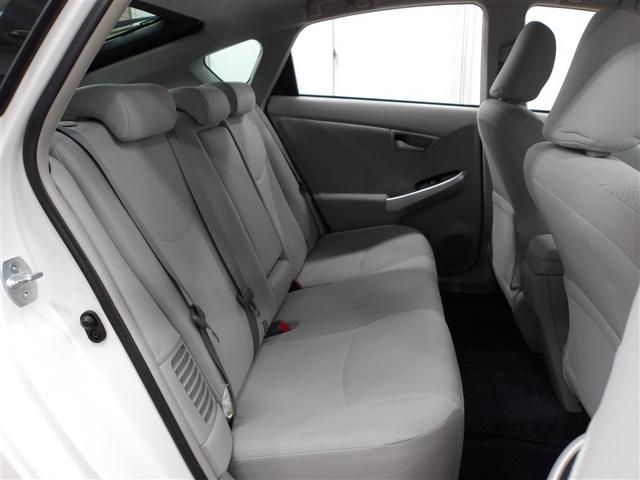 プリウス Ｓ　Ｂモニタ－　フルセグ地デジ　インテリキー　デュアルエアバック　エアＢ　イモビライザー　ＤＶＤ再生可能　ナビＴＶ　ＡＵＴＯエアコン　横スベリ防止　アルミホイール　ＥＴＣ装備　ＡＢＳ　サイドエアバッグ（15枚目）