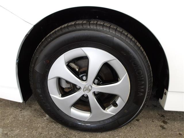 プリウス Ｓ　Ｂモニタ－　フルセグ地デジ　インテリキー　デュアルエアバック　エアＢ　イモビライザー　ＤＶＤ再生可能　ナビＴＶ　ＡＵＴＯエアコン　横スベリ防止　アルミホイール　ＥＴＣ装備　ＡＢＳ　サイドエアバッグ（19枚目）