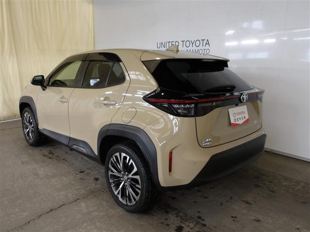 ヤリスクロス ハイブリッドZ インテリジェントキー アルミホイル LEDライト 1オ-ナ- リアカメラ クルーズコントロール 横滑り防止システム TV 電動シ-ト パワステ オートエアコン キーフリー イモビライザ エアバッグ(3枚目)