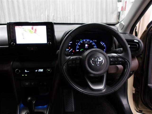 ヤリスクロス ハイブリッドZ インテリジェントキー アルミホイル LEDライト 1オ-ナ- リアカメラ クルーズコントロール 横滑り防止システム TV 電動シ-ト パワステ オートエアコン キーフリー イモビライザ エアバッグ(4枚目)